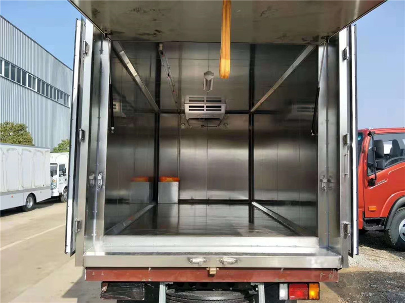 江鈴國六4米2醫療廢物轉運車